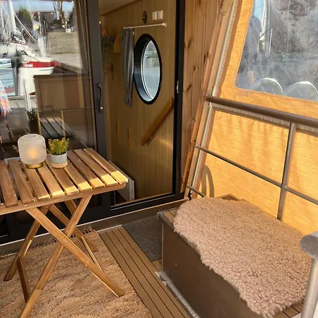 Maduco Waterfront Hotel na wodzie Nyborg