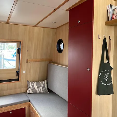 Maduco Waterfront Hotel na wodzie *