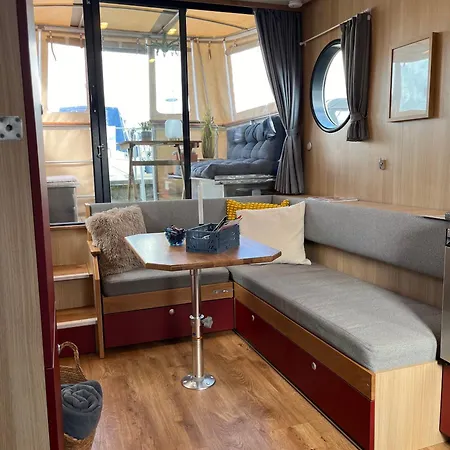 Maduco Waterfront ニュボー