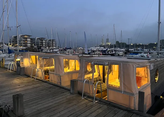 Úszó hotel Maduco Waterfront